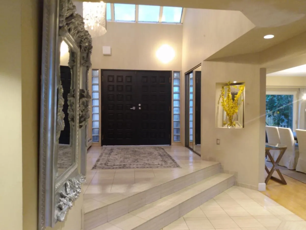 Suite Smart Vancouver 3*,